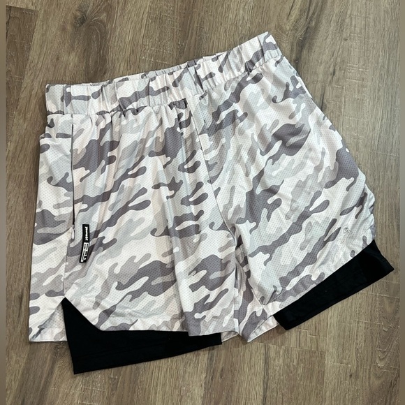 YoungLA XXL Active Lined Compression Shorts Digital Camo Basketball Sport EUC - Picture 1 of 10